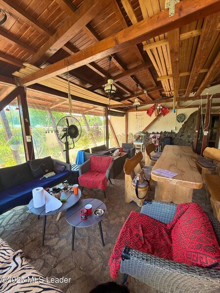 Mogosoaia, casa cu livada, crama si terasa,